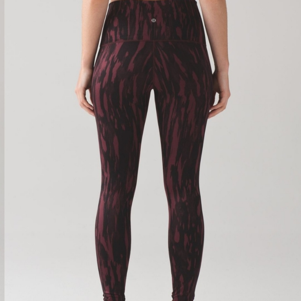 Lululemon WunderUnder leggings